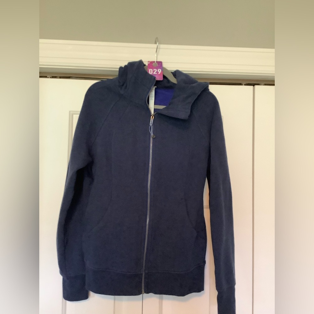 Lululemon scuba full zip long hoodie. Excellent condition Size 12 Navy